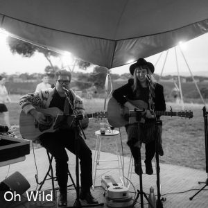 Marly Cruse and Sophie Head from Cruse Entertainment performing acoustic music at a wedding in Tipi Lane McLaren Vale South Australia